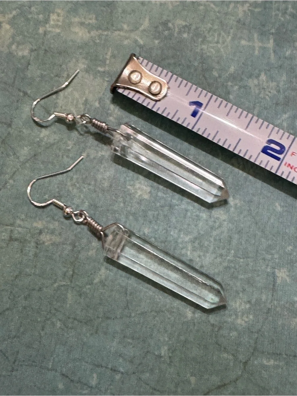 LUCITE CRYSTAL POINT SHAPE EARRINGS